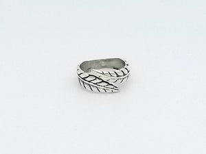 Double Feathers Ring