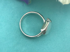 Modern Ribbon Shaped Ring