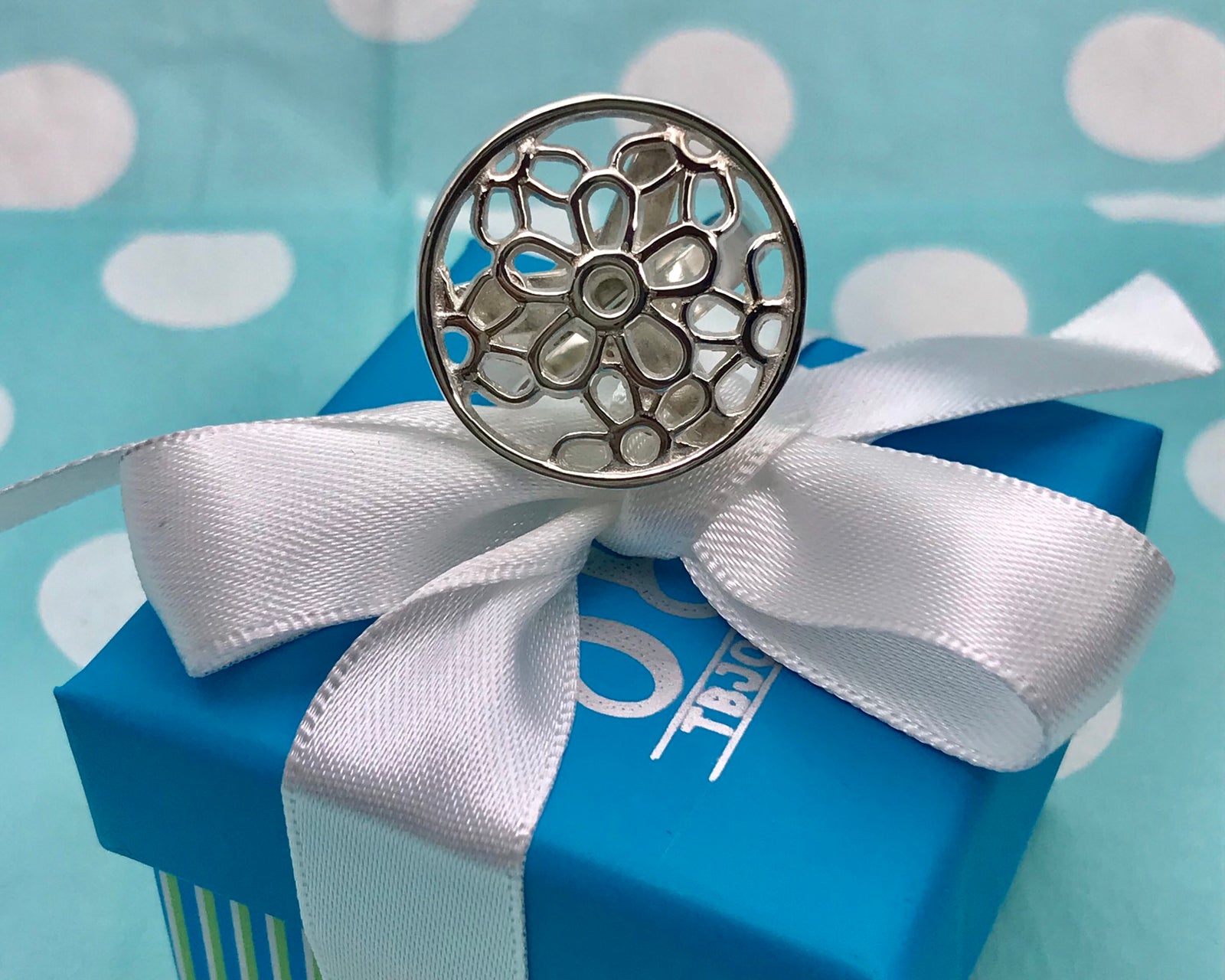 Adjustable Daisies Ring