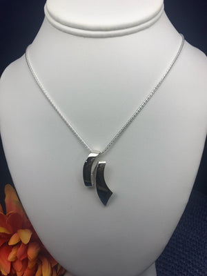 Ribbon Shaped Silver Necklace and Earrings Set