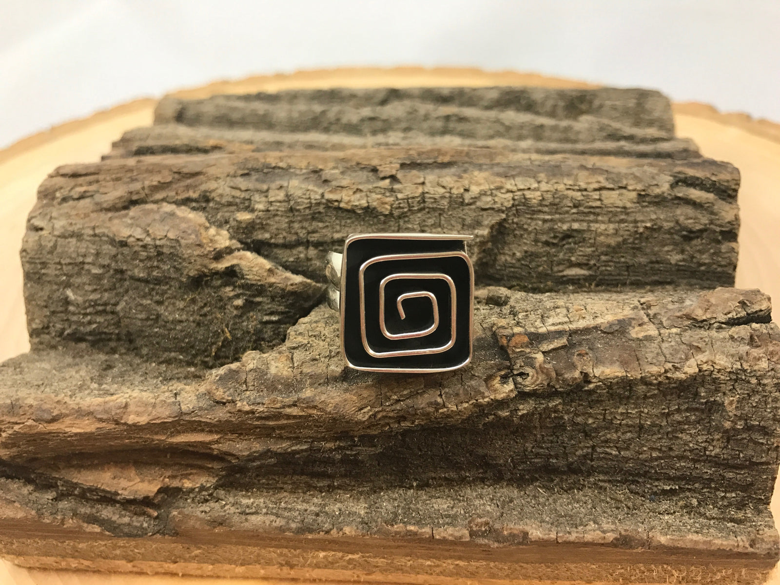 Swirl Square Ring