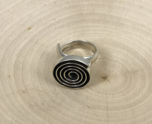 Swirl Round Ring