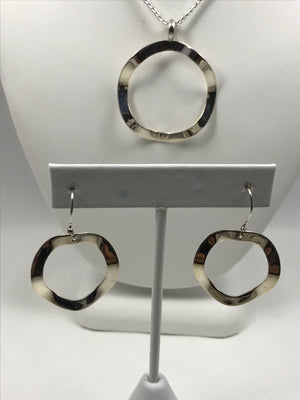 Ondulated Ring Necklace and Earrings Set