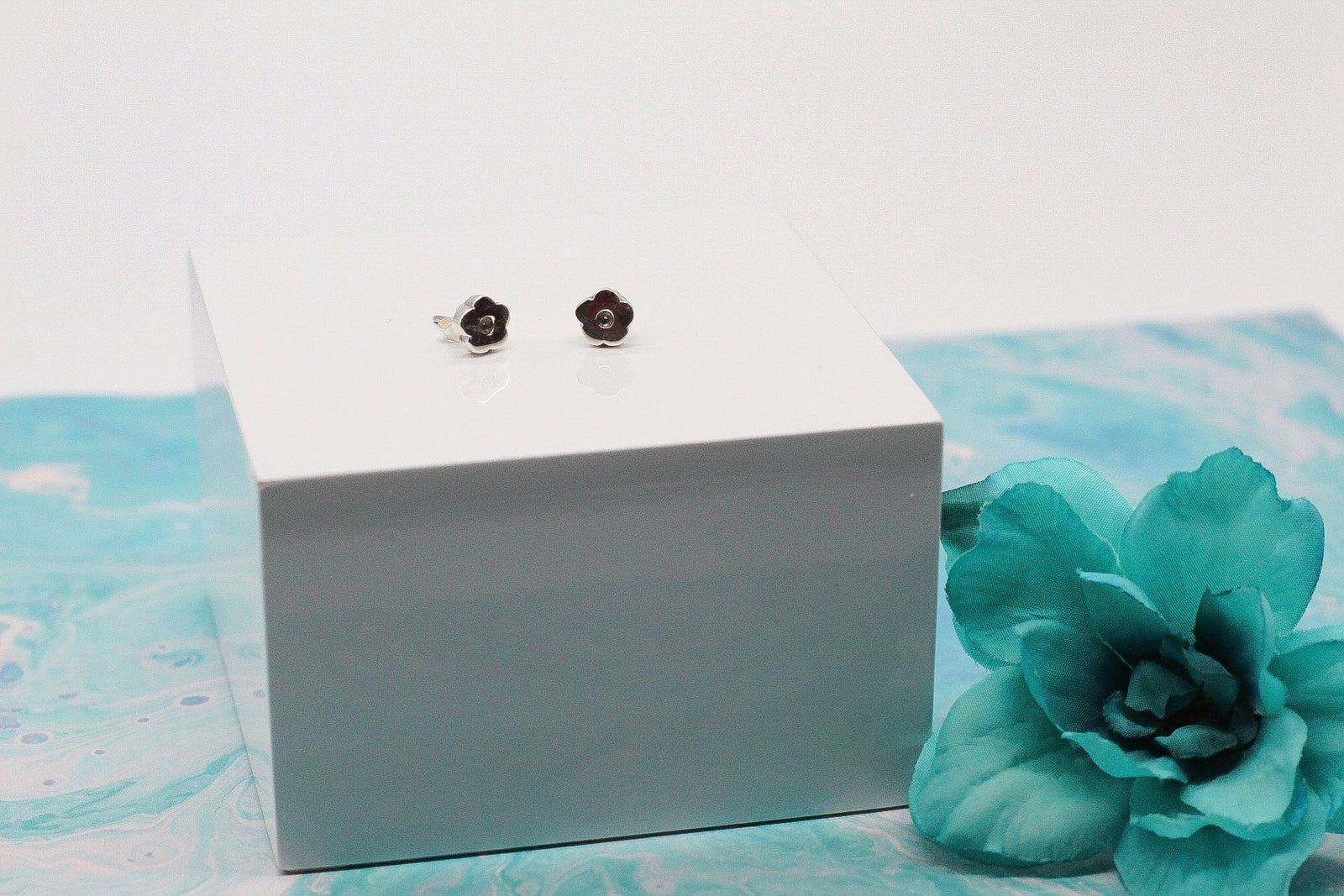 Small Flower Shaped Stud Silver Earrings