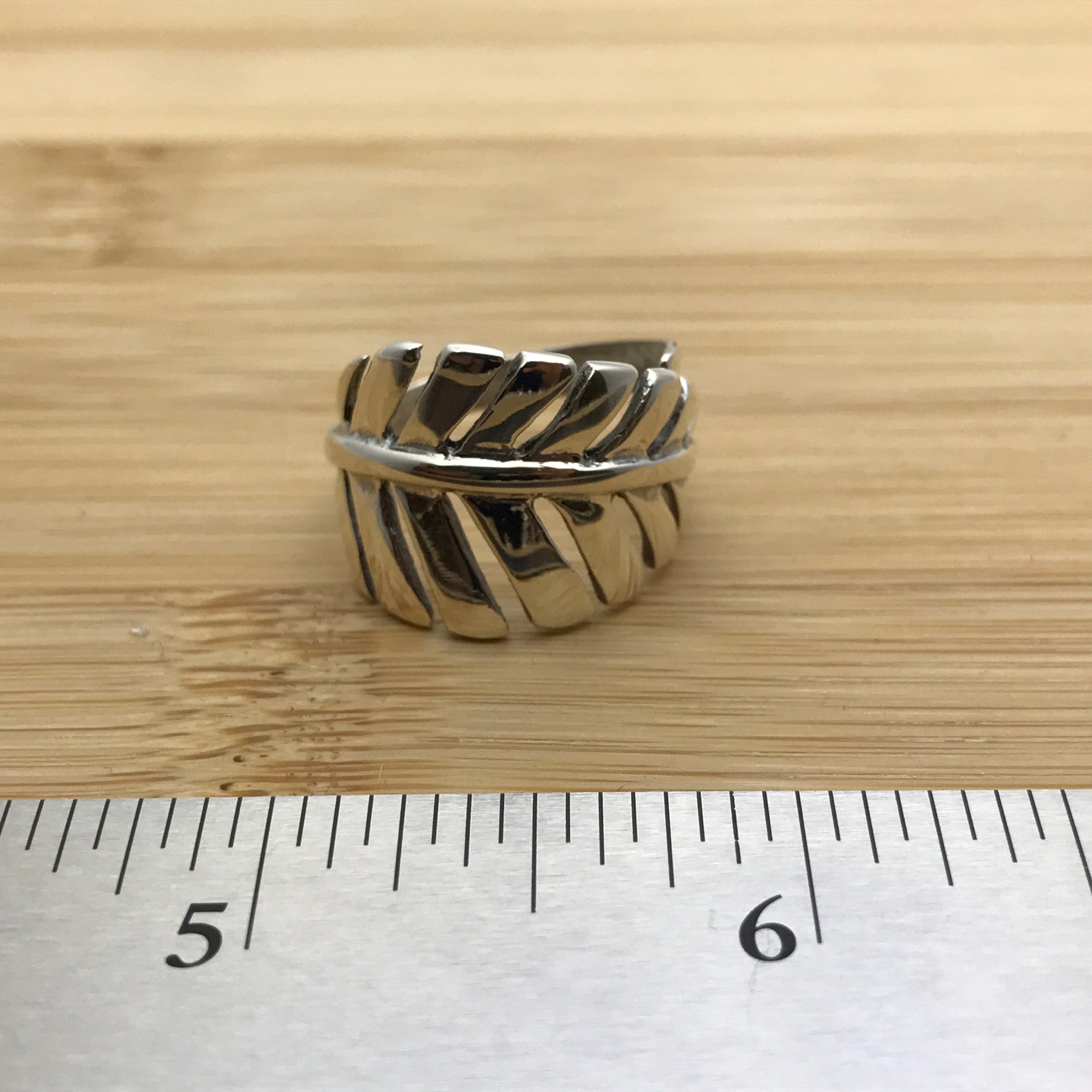 Wide Leaf Adjustable Ring