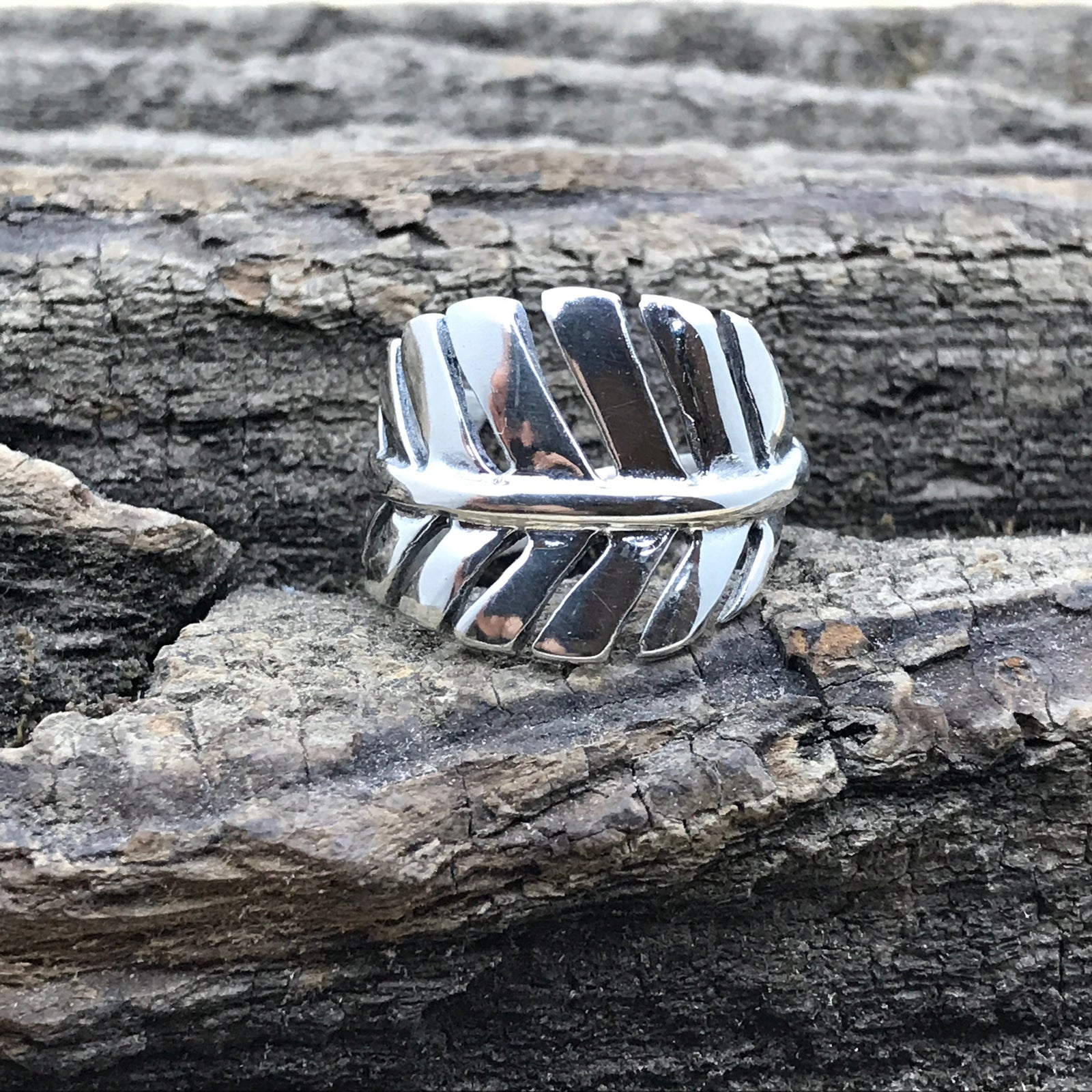 Wide Leaf Adjustable Ring