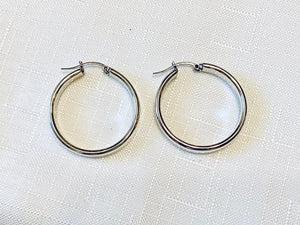 Medium Size Elegant Silver Hoop Earrings