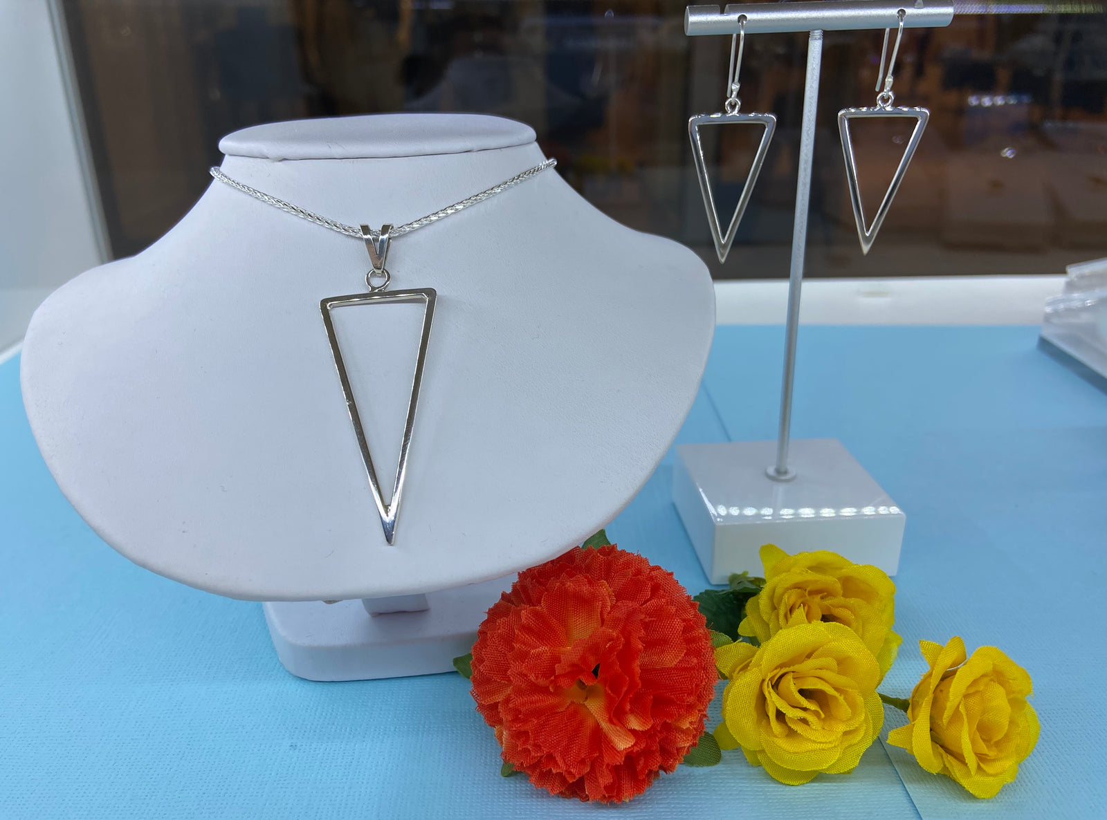 Inverted Triangle Set