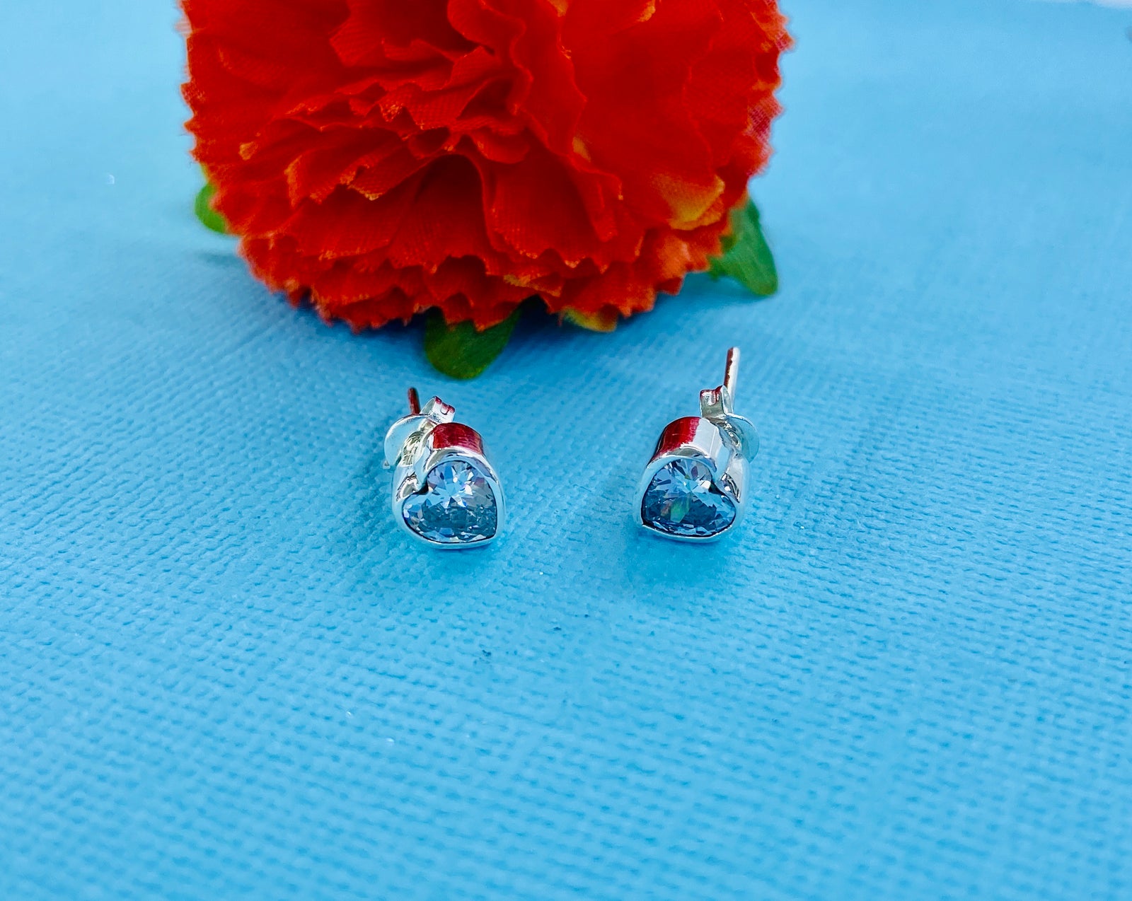 Zirconia Heart Shaped Stud Silver Earrings