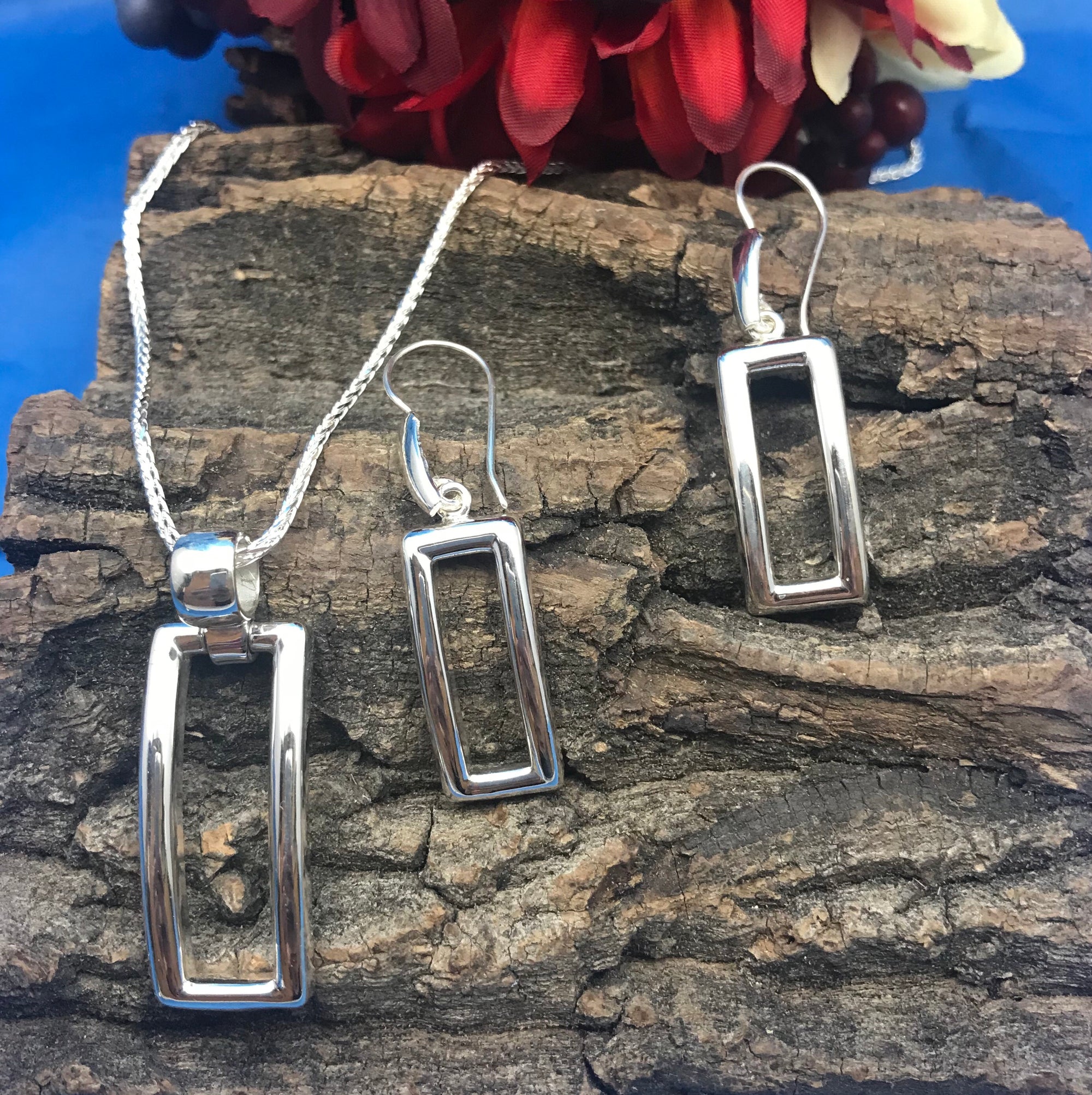 Squared Silver Necklace and Earrings Set