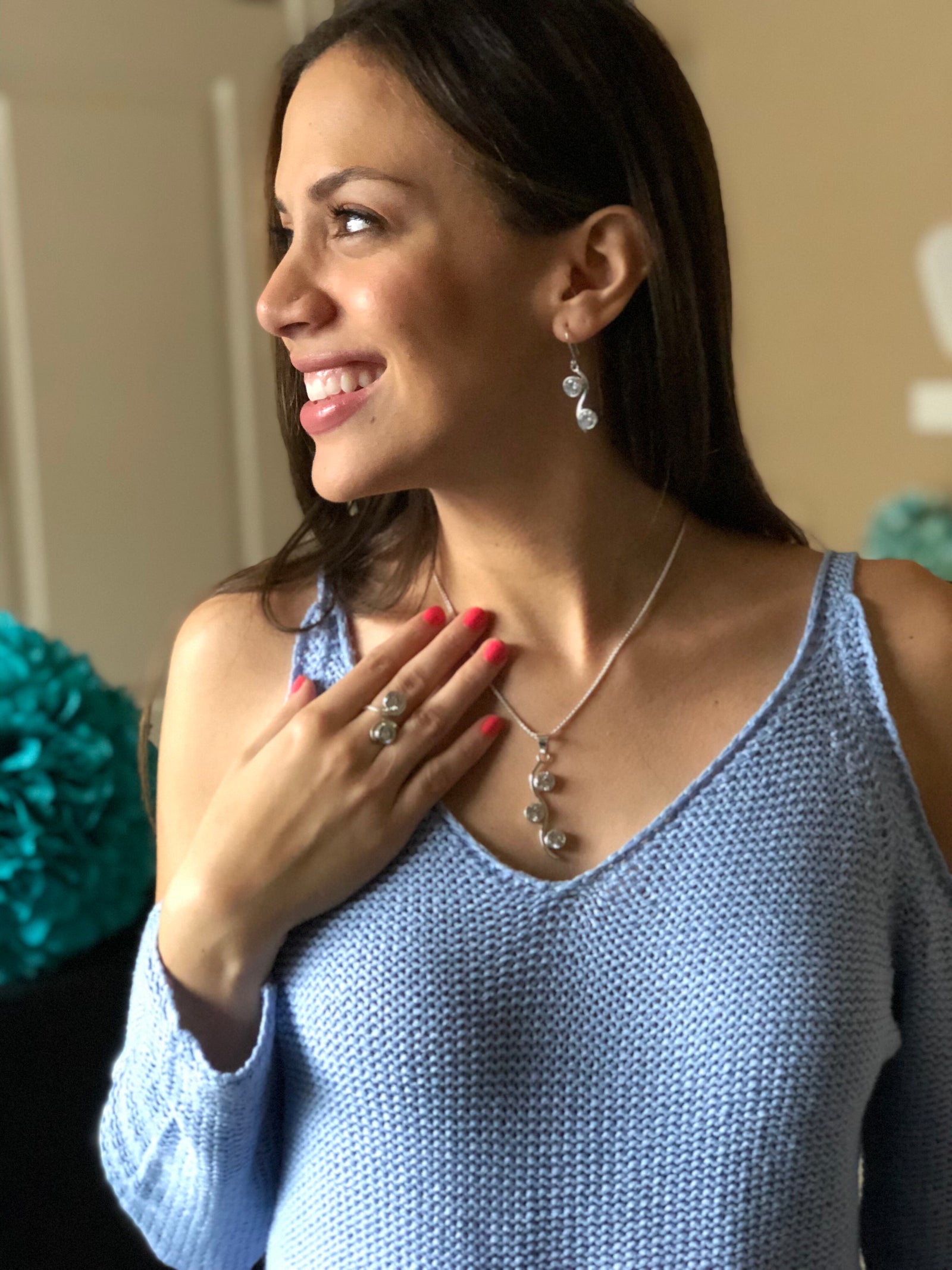 Wavy Silver and Zirconias Necklace and Earrings Set