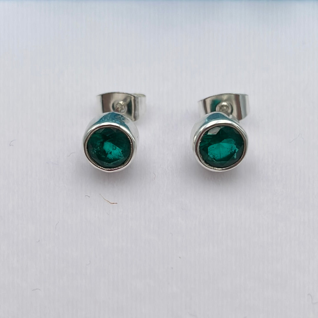 Round Zirconia Stud Silver Earrings