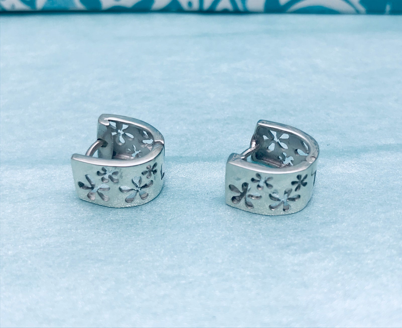 Flower Hugging Silver Earrings