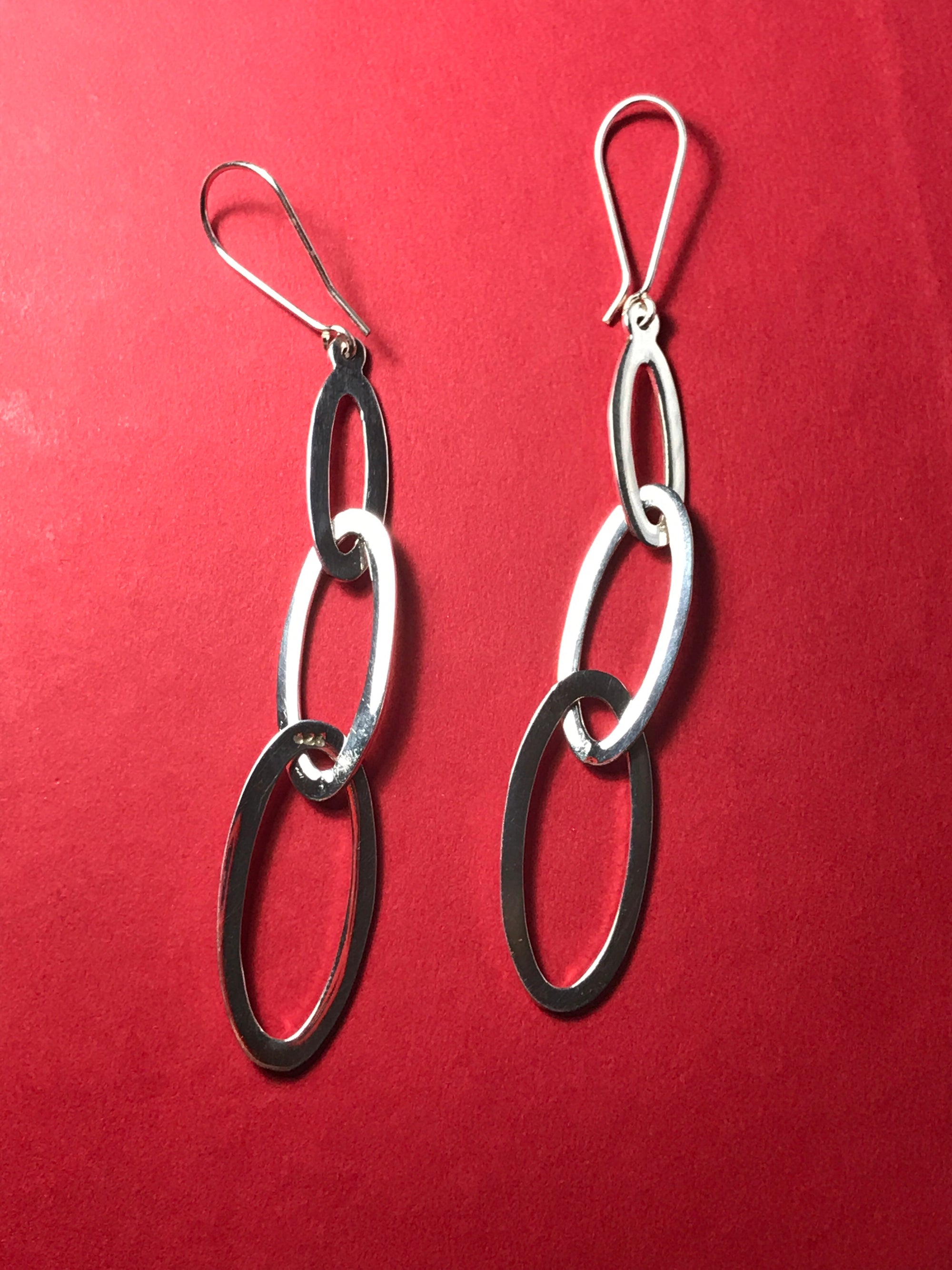 Oval Staggered Chain Silver Earrings