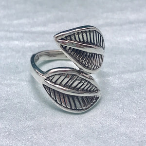 Twin leaves silver ring